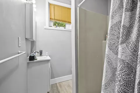 35 Grammont Rd, Worcester, MA 01607 photo 12