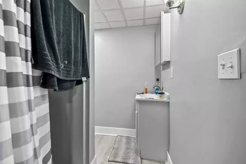 35 Grammont Rd, Worcester, MA 01607 photo 4
