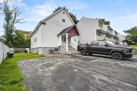 35 Grammont Rd, Worcester, MA 01607