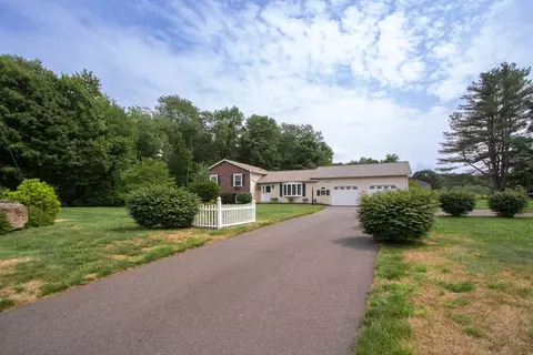 Exterior - 562 E State St, Granby, MA 01033 photo 2 of 10