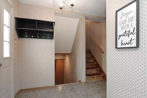 Entry Way - 562 E State St, Granby, MA 01033 photo 2 of 3