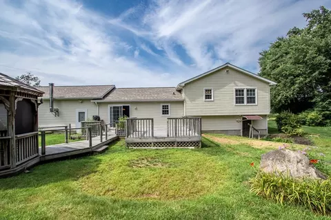 Exterior - 562 E State St, Granby, MA 01033 photo 9 of 10