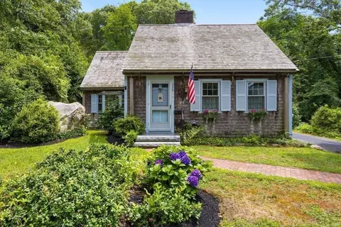 236 Sippewissett Rd, Falmouth, MA 02540