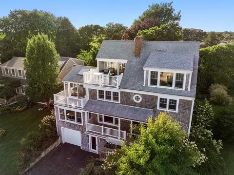 Exterior - 29 Bay Shore Rd, Barnstable, MA 02601 photo 1 of 5