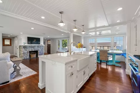Kitchen - 29 Bay Shore Rd, Barnstable, MA 02601 photo 4 of 4
