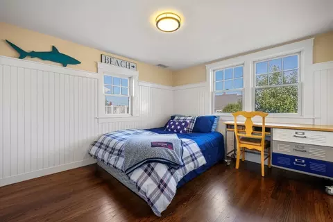 Bedroom - 29 Bay Shore Rd, Barnstable, MA 02601 photo 7 of 8