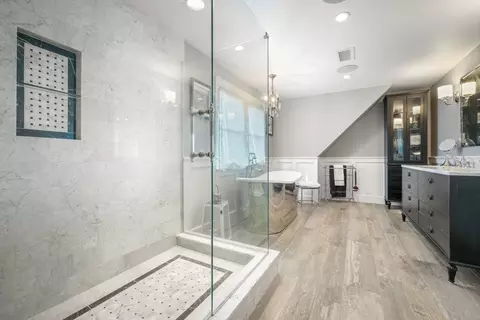 Bath - 29 Bay Shore Rd, Barnstable, MA 02601 photo 1 of 5