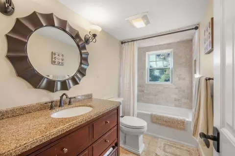 Bath - 29 Bay Shore Rd, Barnstable, MA 02601 photo 4 of 5