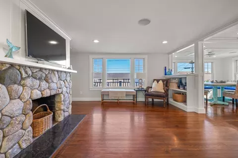 Living - 29 Bay Shore Rd, Barnstable, MA 02601 photo 3 of 5