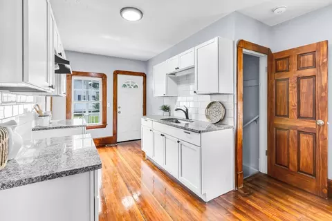 Entry Way - 64 Denver St, Springfield, MA 01109 photo 1 of 2
