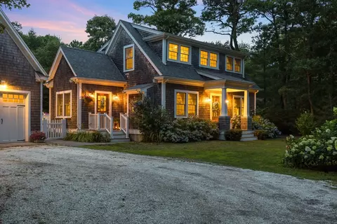 131 Gayle Ave, Falmouth, MA 02536