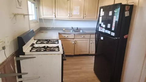 92 Sunset Dr, Springfield, MA 01109 photo 5