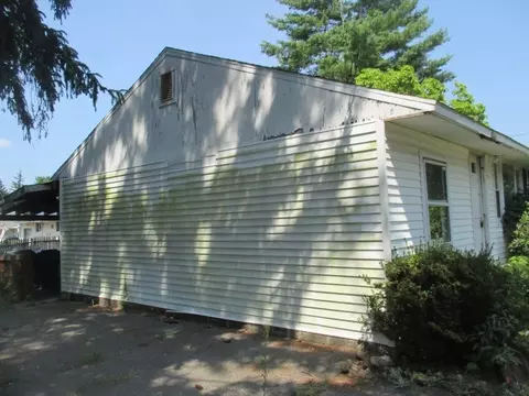 92 Sunset Dr, Springfield, MA 01109 photo 3