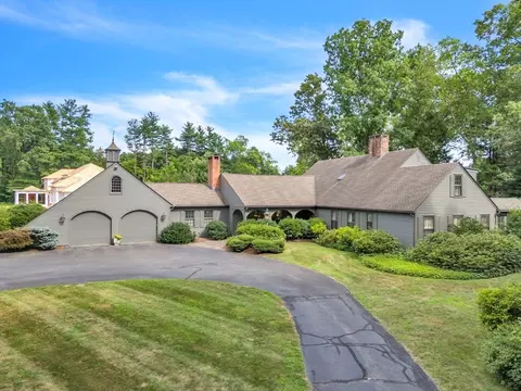 147 Shaker Rd, Longmeadow, MA 01106