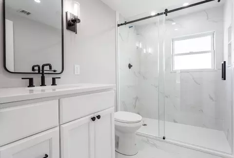 Bath - 69 Grinnell St, Fall River, MA 02721 photo 2 of 3