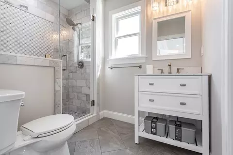 Bath - 69 Grinnell St, Fall River, MA 02721 photo 1 of 3