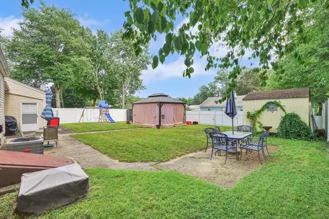 71 Clairmont Ave, Chicopee, MA 01013 photo 30