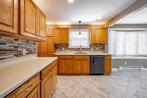 96 8th Ave, Chicopee, MA 01020 photo 7