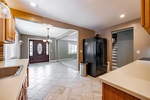 96 8th Ave, Chicopee, MA 01020 photo 5