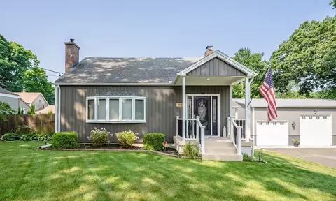 96 8th Ave, Chicopee, MA 01020 photo 2