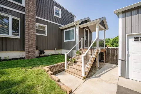 96 8th Ave, Chicopee, MA 01020 photo 4