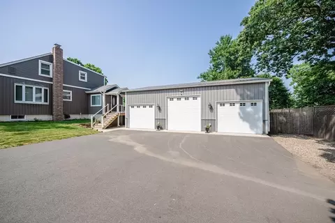 96 8th Ave, Chicopee, MA 01020 photo 3