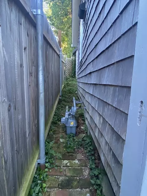 Exterior - 18 10th St, Wareham, MA 02558 photo 2 of 3