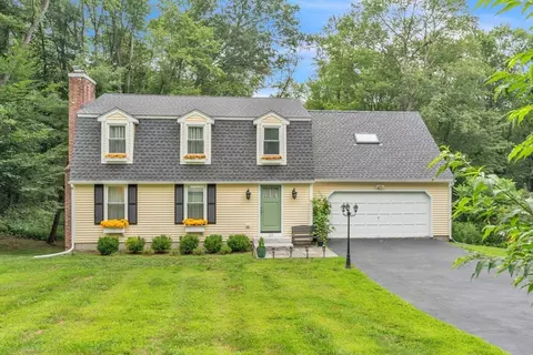 24 Meadow Wood Dr, Deerfield, MA 01373