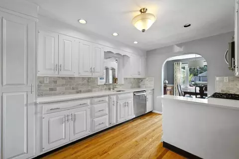 210 Willow St, Boston, MA 02132 photo 6
