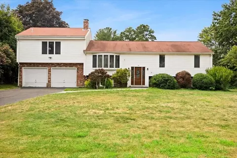 48 Saddle Dr, Bridgewater, MA 02324