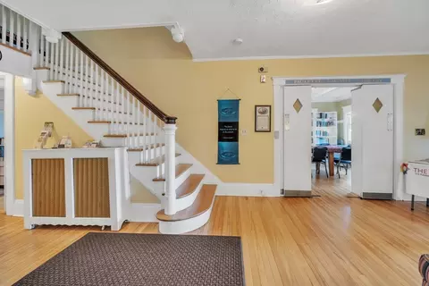 Entry Way - 1015 Pleasant, Worcester, MA 01602 photo 2 of 6