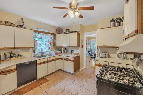 Kitchen - 1015 Pleasant, Worcester, MA 01602 photo 2 of 2