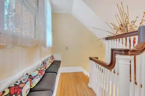 Entry Way - 1015 Pleasant, Worcester, MA 01602 photo 5 of 6