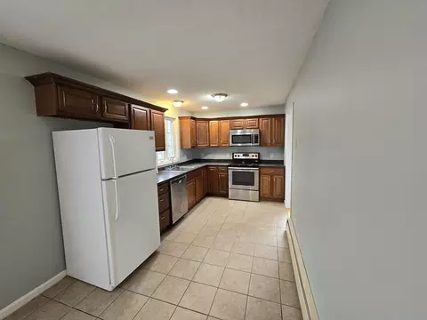 4 Palm St, Worcester, MA 01604 photo 9