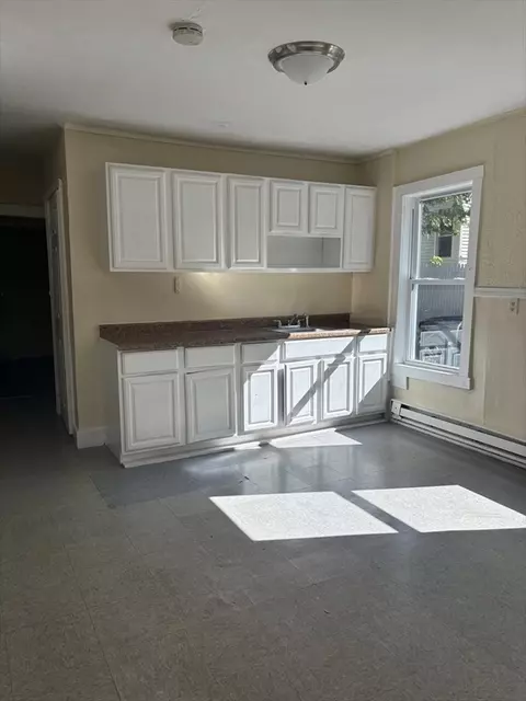 9 Pleasant Ter, Worcester, MA 01609 photo 9