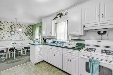 105 Hermitage Dr, Springfield, MA 01129 photo 25