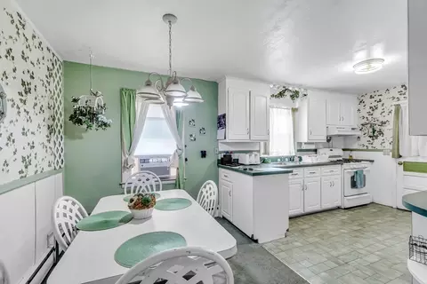 105 Hermitage Dr, Springfield, MA 01129 photo 24