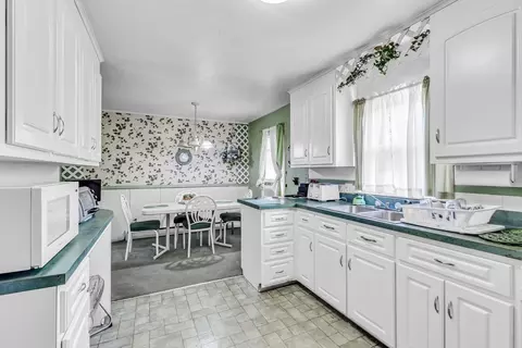 105 Hermitage Dr, Springfield, MA 01129 photo 26