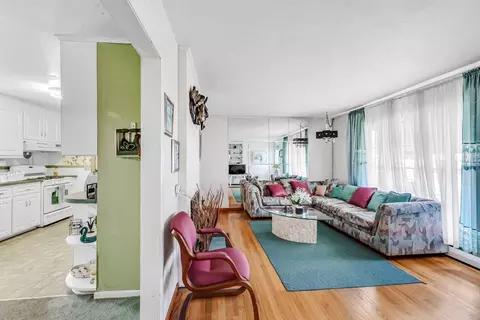105 Hermitage Dr, Springfield, MA 01129 photo 17