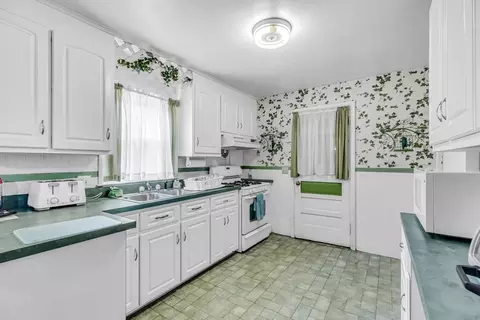 105 Hermitage Dr, Springfield, MA 01129 photo 22