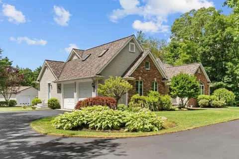 1559 Main St, Acushnet, MA 02743 photo 2