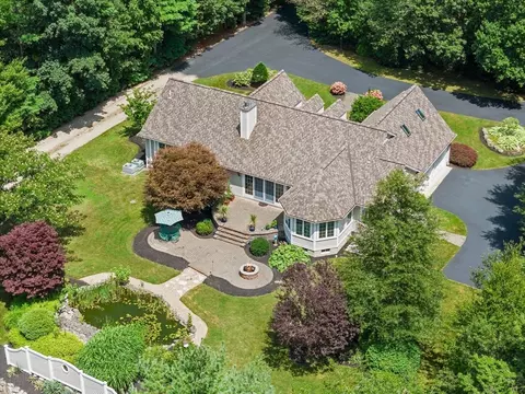 1559 Main St, Acushnet, MA 02743 photo 3