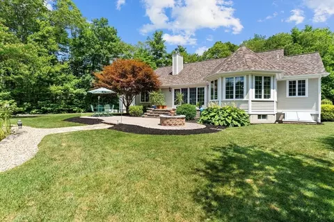 1559 Main St, Acushnet, MA 02743 photo 5