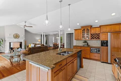 1559 Main St, Acushnet, MA 02743 photo 14