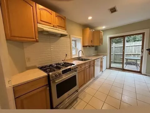14 Bee Ln, Barnstable, MA 02632 photo 2
