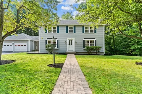 207 Bickford Hill Rd, Gardner, MA 01440