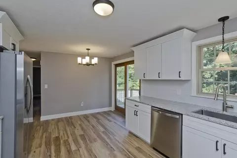 243 Murphy Ln, Chicopee, MA 01020 photo 11