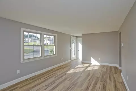 243 Murphy Ln, Chicopee, MA 01020 photo 14