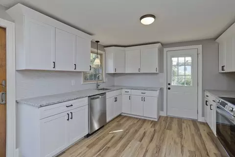 243 Murphy Ln, Chicopee, MA 01020 photo 7