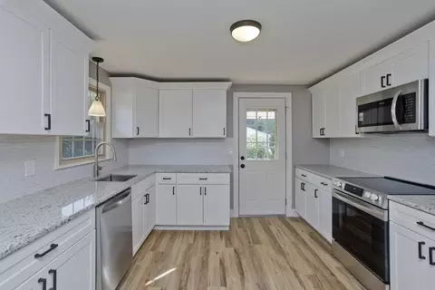 243 Murphy Ln, Chicopee, MA 01020 photo 4